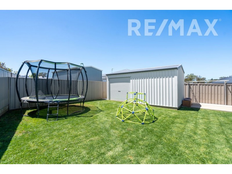 39 Sturrock Drive, Boorooma NSW 2650