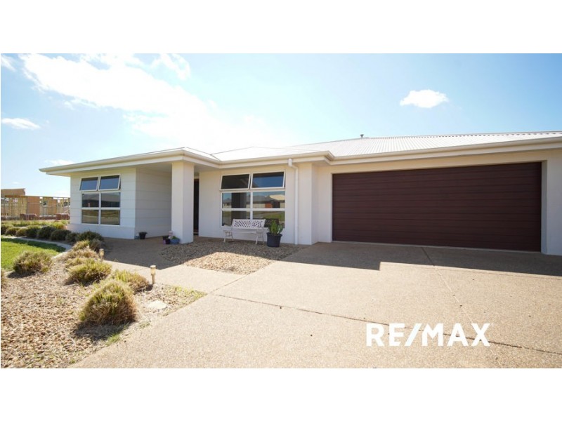 17 Alma Crescent, Estella NSW 2650