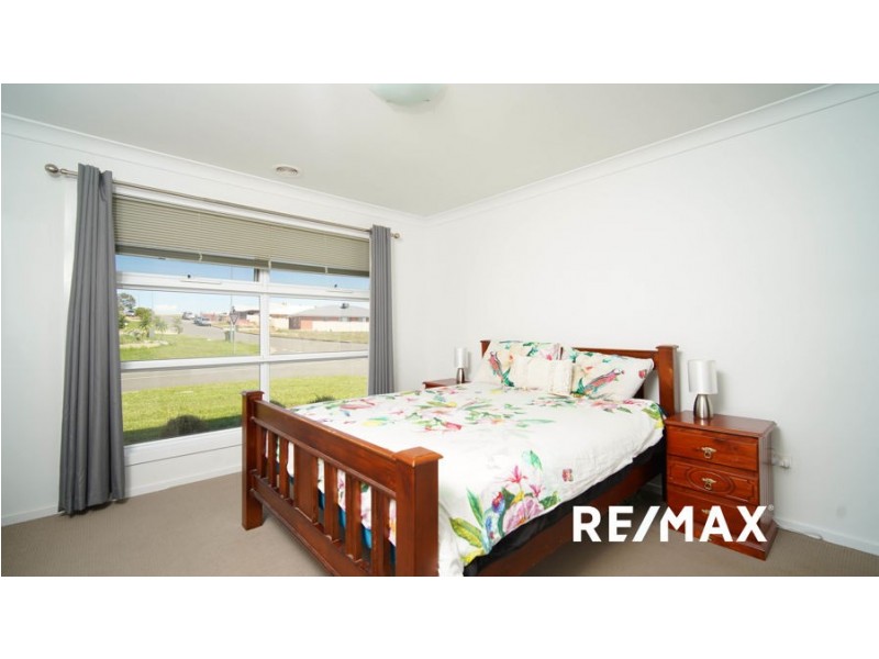 17 Alma Crescent, Estella NSW 2650