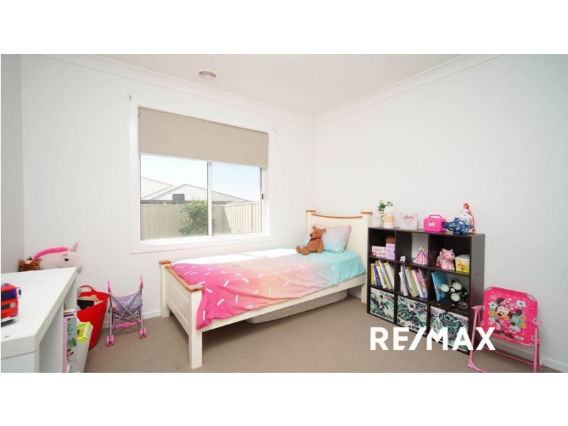 17 Alma Crescent, Estella NSW 2650