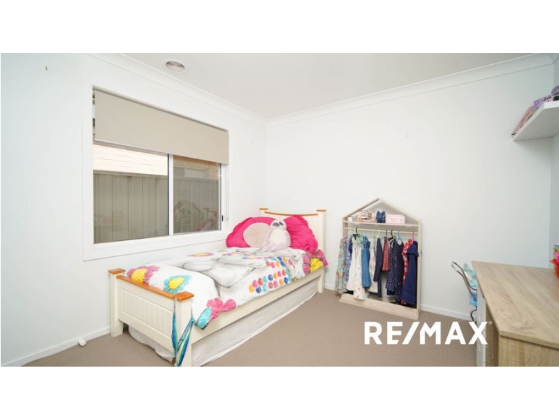 17 Alma Crescent, Estella NSW 2650