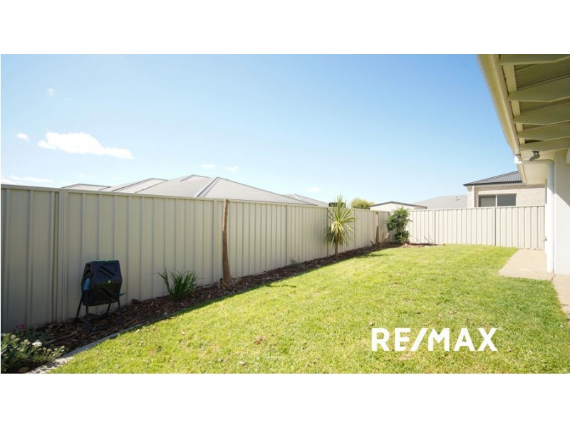 17 Alma Crescent, Estella NSW 2650
