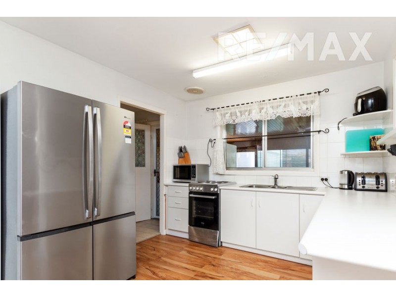 440 Lake Albert Road, Lake Albert NSW 2650