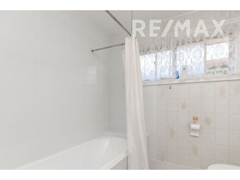 440 Lake Albert Road, Lake Albert NSW 2650