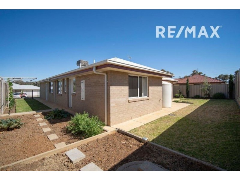 14 Flack Crescent, Boorooma NSW 2650