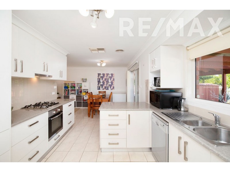 4 Kimba Drive, Glenfield Park NSW 2650