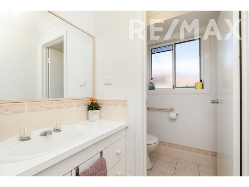 4 Kimba Drive, Glenfield Park NSW 2650