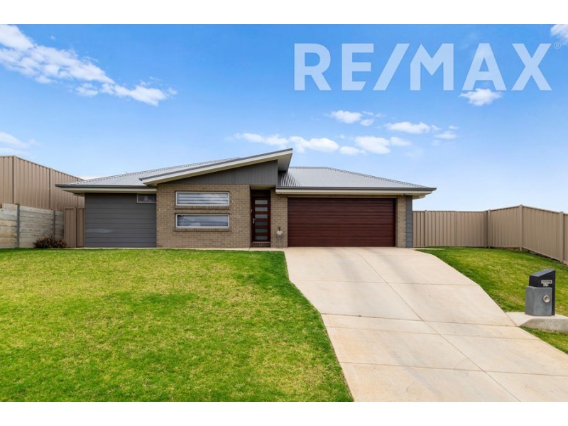 2/2 Exford Loop, Bourkelands NSW 2650