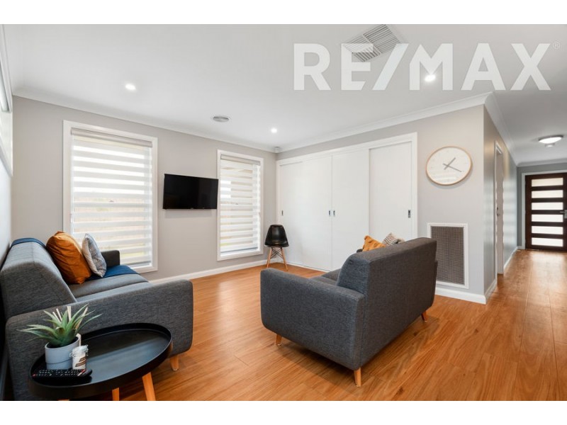 2/2 Exford Loop, Bourkelands NSW 2650