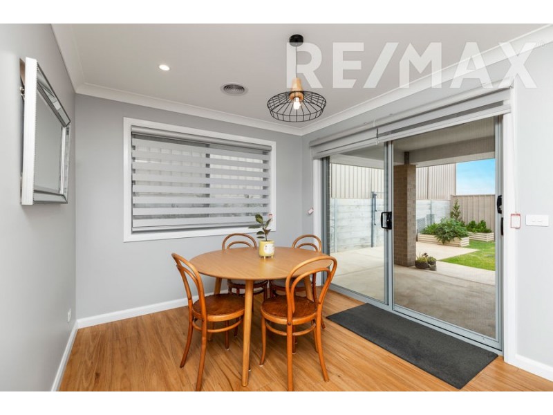 2/2 Exford Loop, Bourkelands NSW 2650