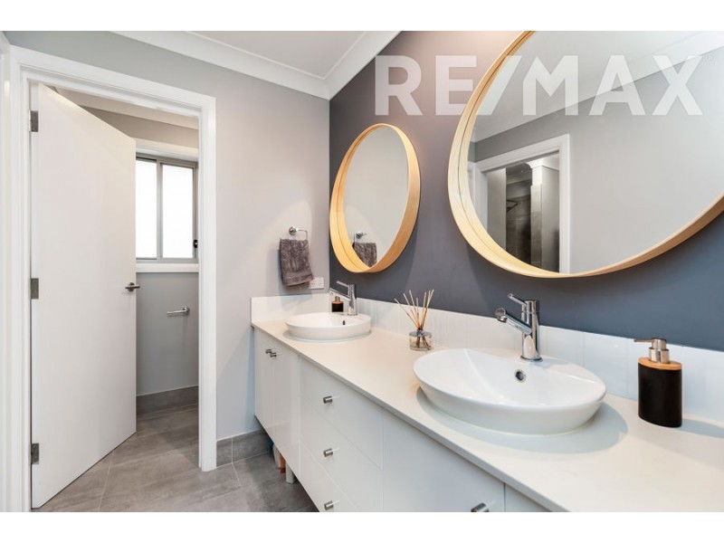 2/2 Exford Loop, Bourkelands NSW 2650