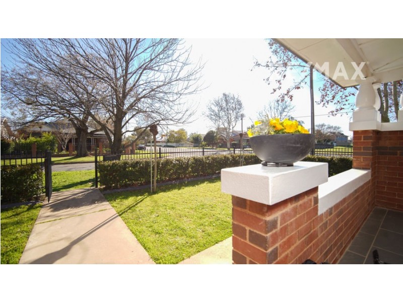 2 Rhoda Avenue, Wagga Wagga NSW 2650