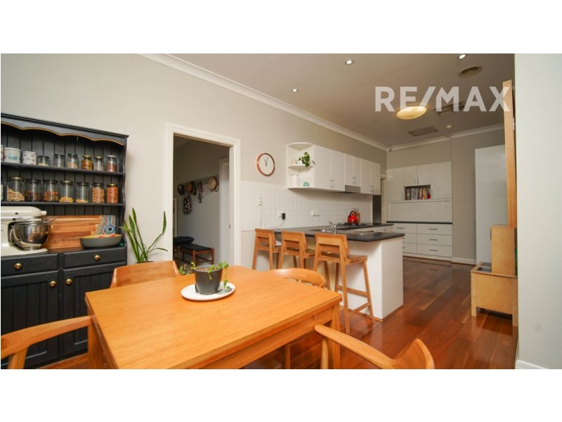 2 Rhoda Avenue, Wagga Wagga NSW 2650