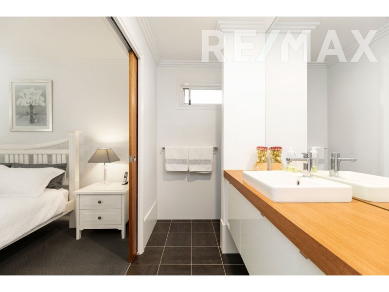 22 Pooginook Place, Bourkelands NSW 2650