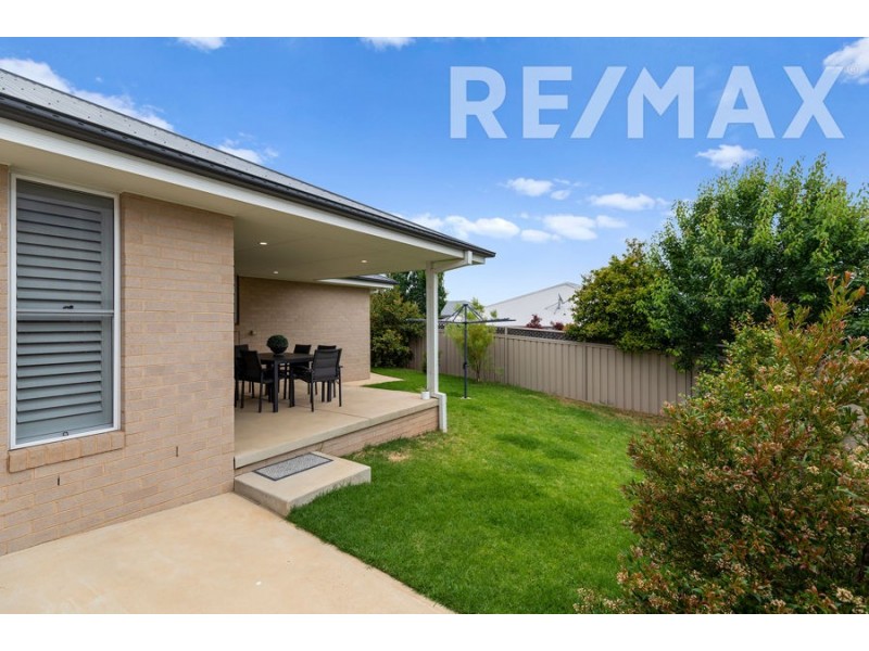 22 Pooginook Place, Bourkelands NSW 2650