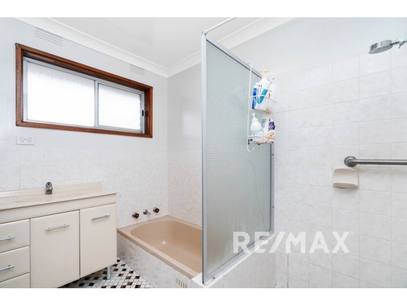 17 Willow Street, Kooringal NSW 2650