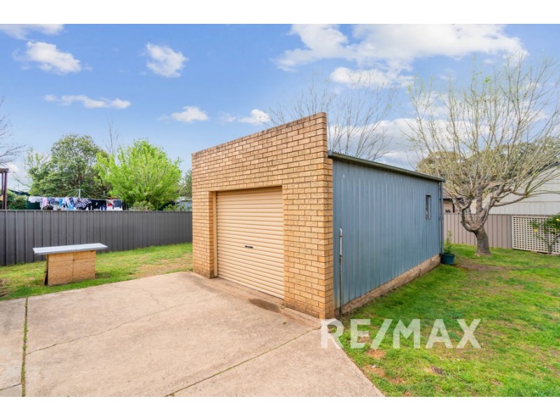 17 Willow Street, Kooringal NSW 2650