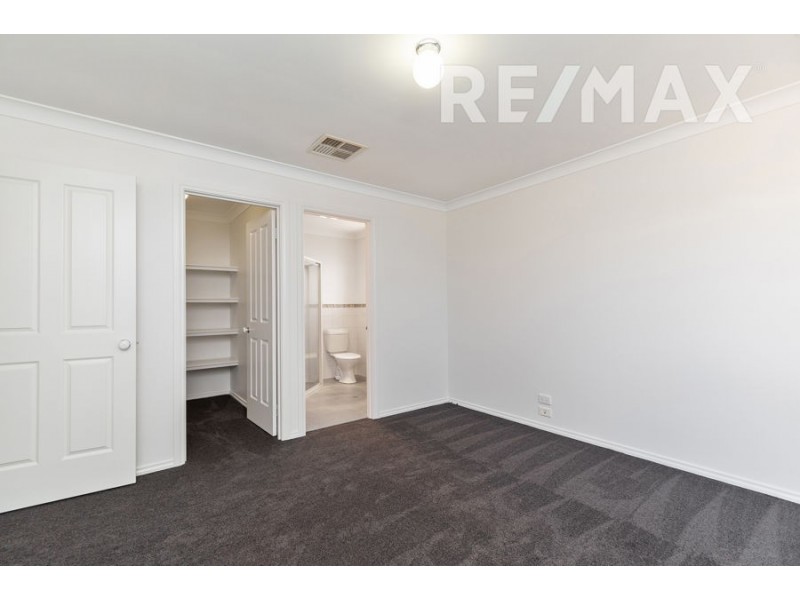 9 Illeura Road, Bourkelands NSW 2650