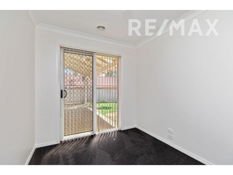 9 Illeura Road, Bourkelands NSW 2650