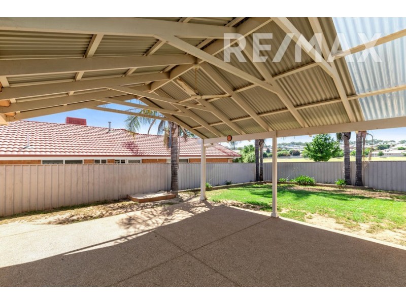 9 Illeura Road, Bourkelands NSW 2650