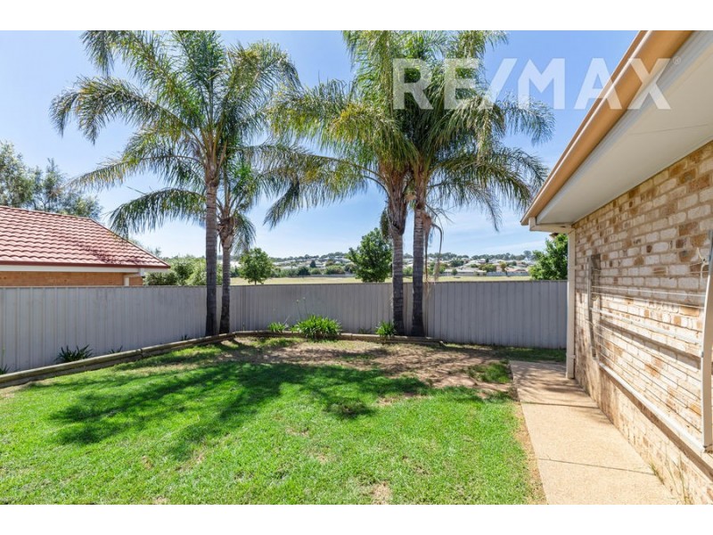 9 Illeura Road, Bourkelands NSW 2650