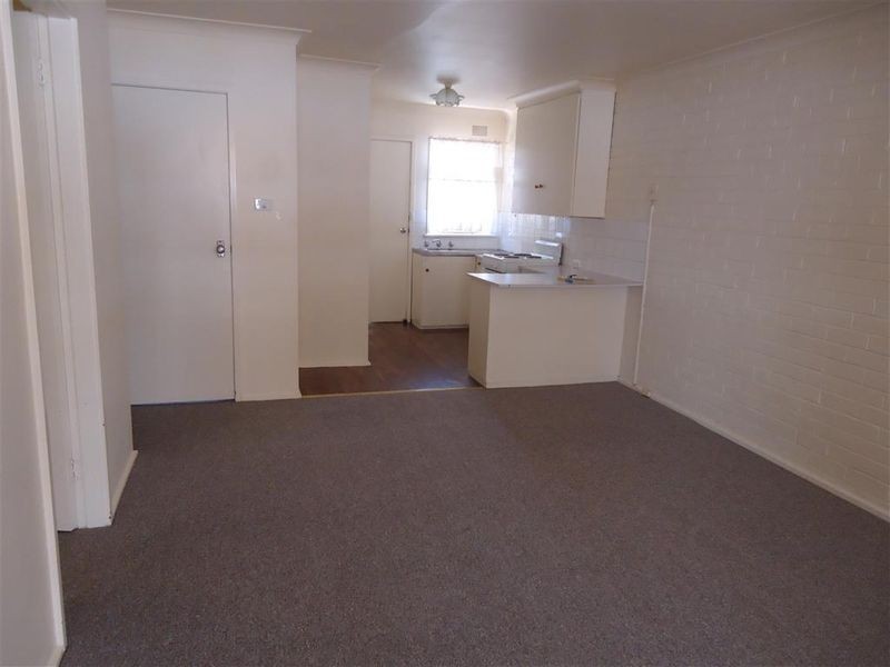 5/8 Nordlingen Drive, Tolland NSW 2650