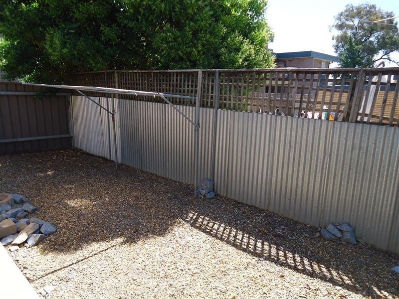 5/8 Nordlingen Drive, Tolland NSW 2650