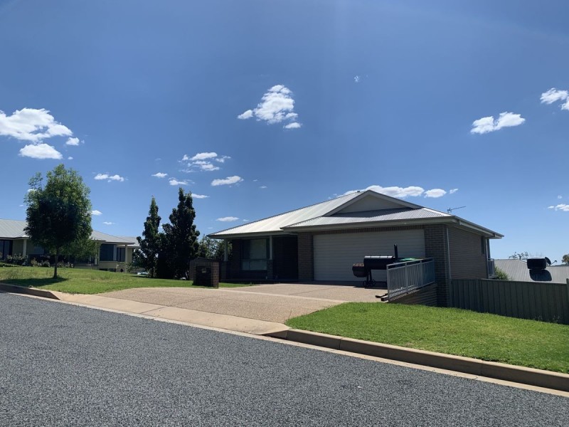 1/31 Werribee Road, Bourkelands NSW 2650