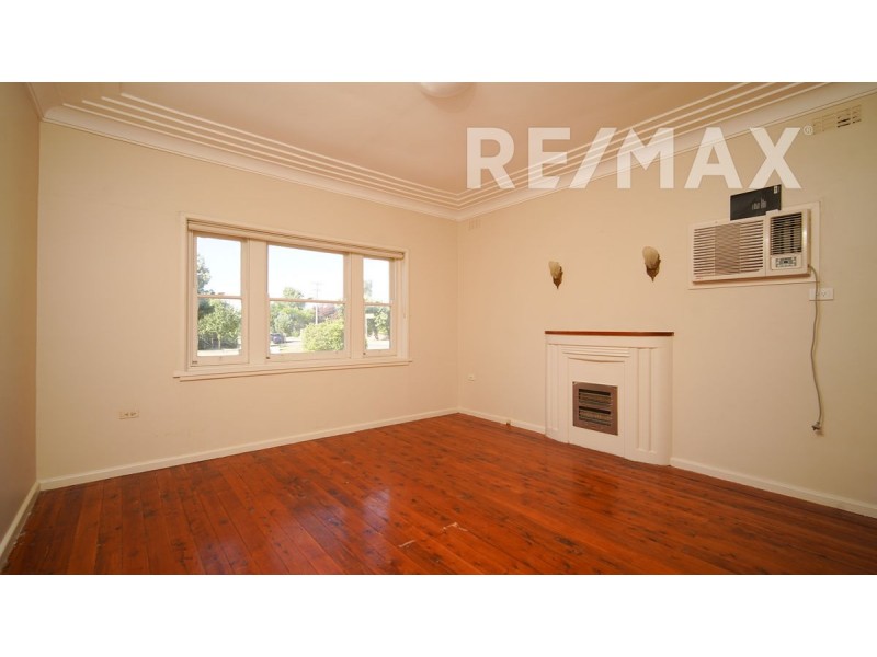 2 Sullivan Avenue, Wagga Wagga NSW 2650