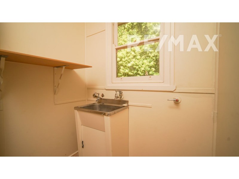 2 Sullivan Avenue, Wagga Wagga NSW 2650