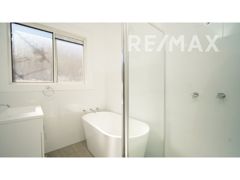 2 Sullivan Avenue, Wagga Wagga NSW 2650