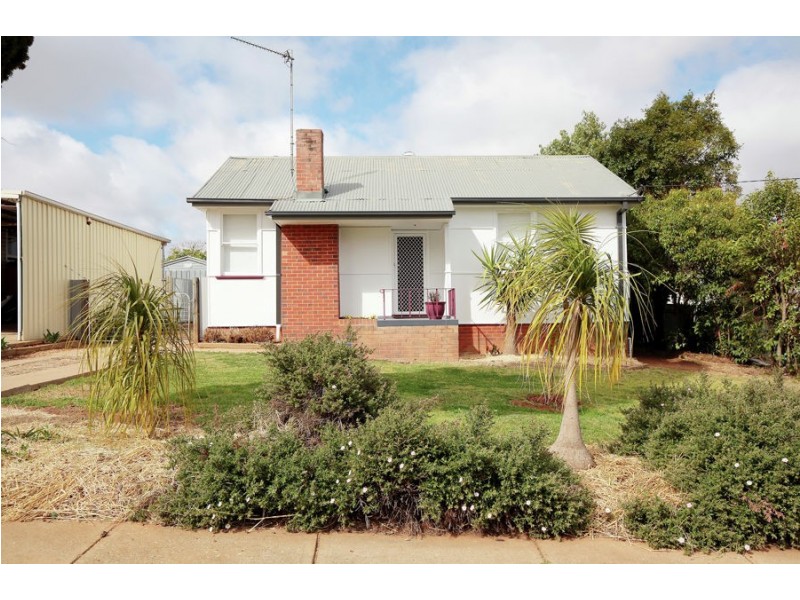 8 Margaret Avenue, Mount Austin NSW 2650