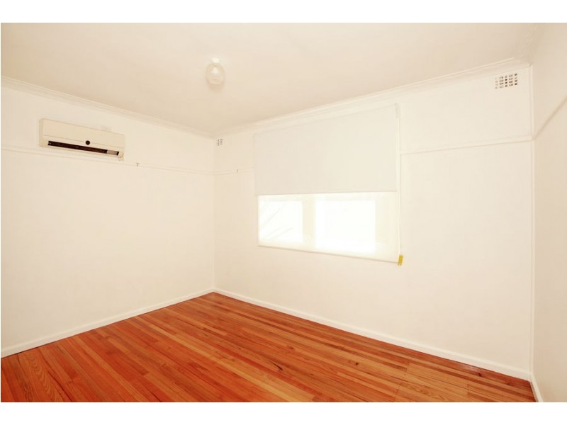 8 Margaret Avenue, Mount Austin NSW 2650