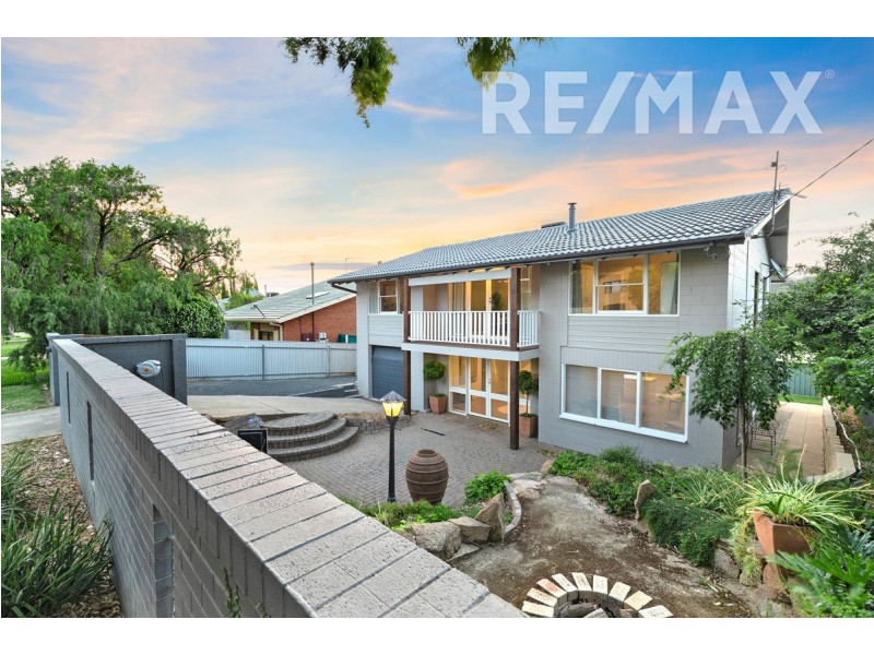 13 Churchill Avenue, Kooringal NSW 2650