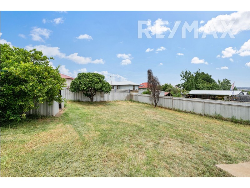 4 Margaret Avenue, Mount Austin NSW 2650