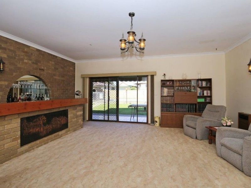 10 Freyberg Street, Ashmont NSW 2650