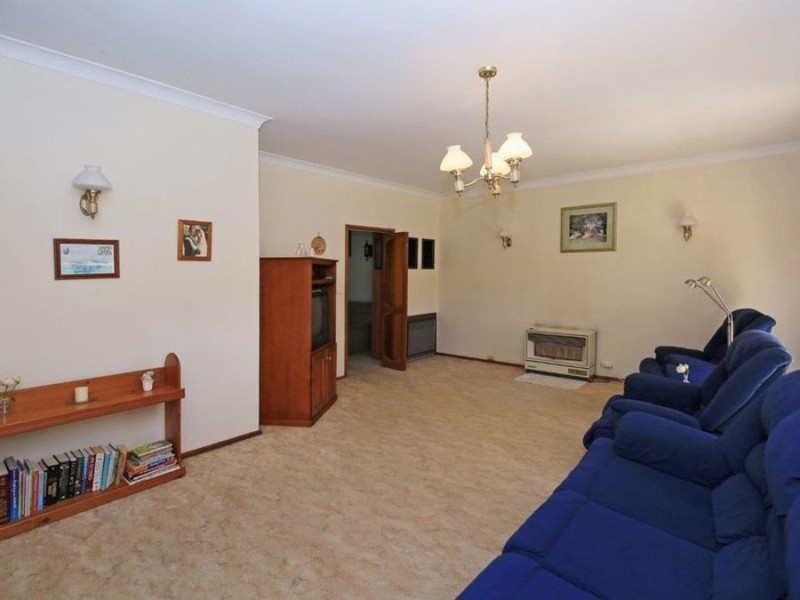 10 Freyberg Street, Ashmont NSW 2650