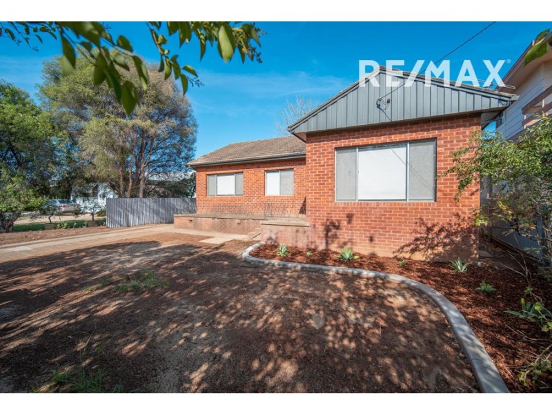 380 Lake Albert Road, Kooringal NSW 2650