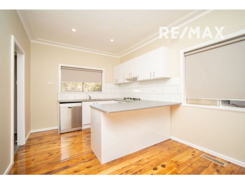 380 Lake Albert Road, Kooringal NSW 2650