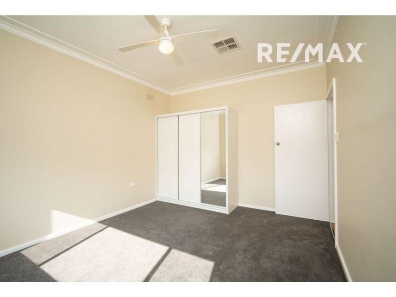 380 Lake Albert Road, Kooringal NSW 2650