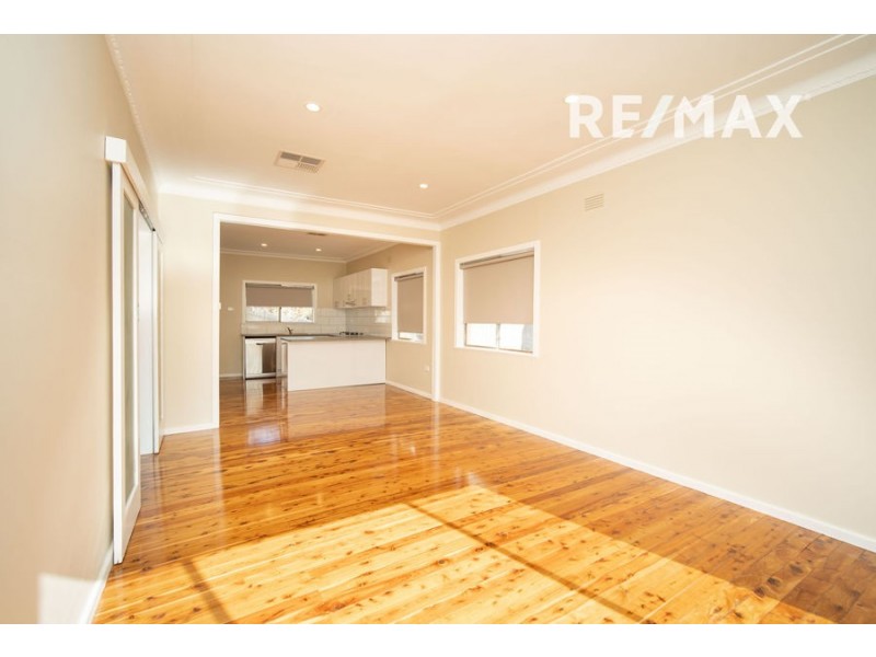 380 Lake Albert Road, Kooringal NSW 2650