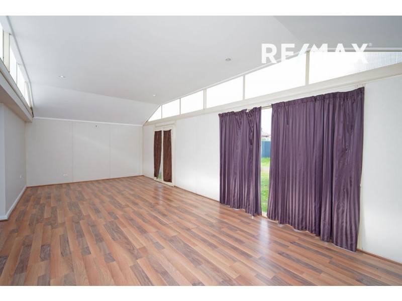 12 Sullivan Avenue, Wagga Wagga NSW 2650