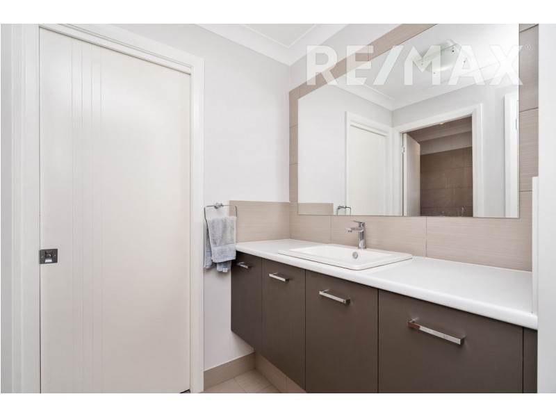 9 Morris Crescent, Gobbagombalin NSW 2650