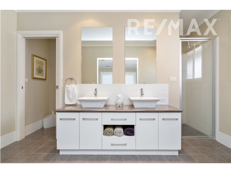 32 Bedervale Street, Bourkelands NSW 2650