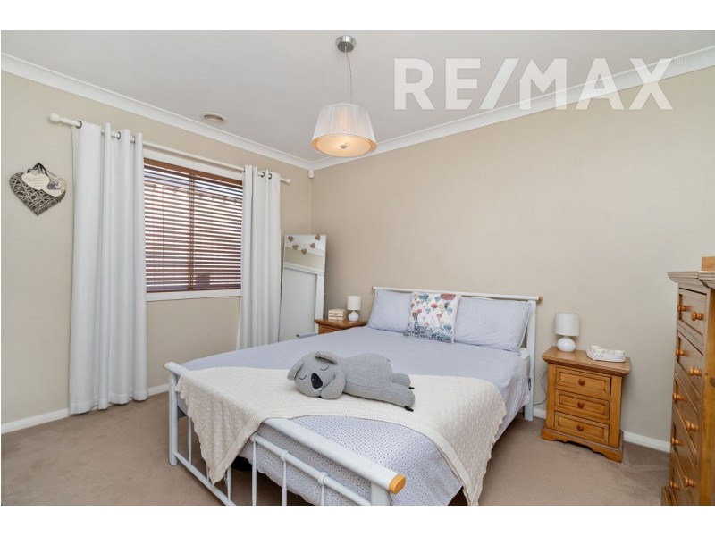32 Bedervale Street, Bourkelands NSW 2650