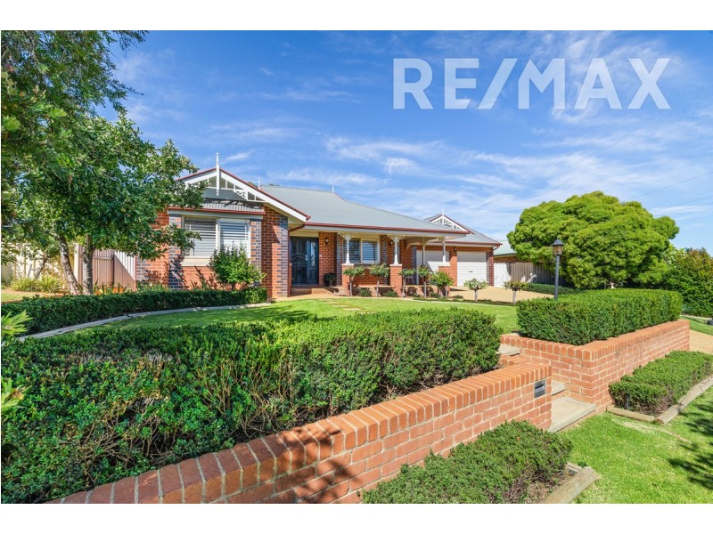 11 Kimba Drive, Glenfield Park NSW 2650
