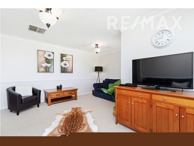 11 Kimba Drive, Glenfield Park NSW 2650