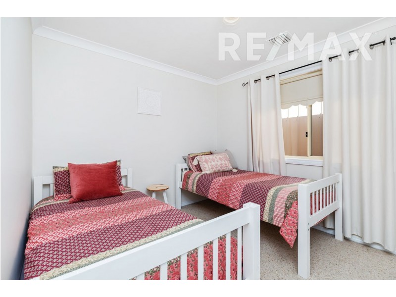 11 Kimba Drive, Glenfield Park NSW 2650