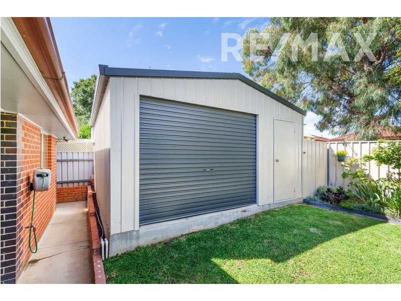 11 Kimba Drive, Glenfield Park NSW 2650