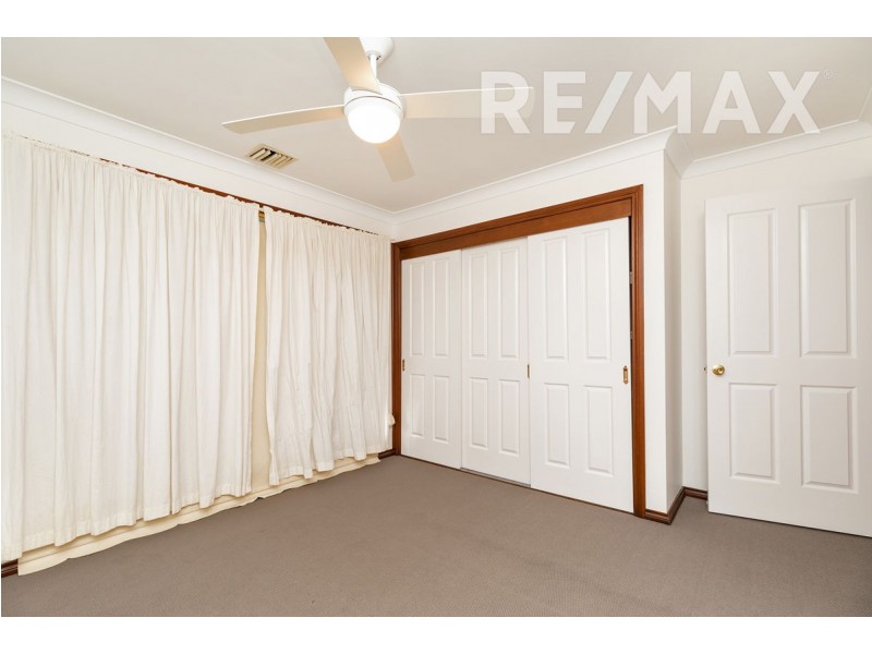 2/2 Lachlan Place, Tatton NSW 2650